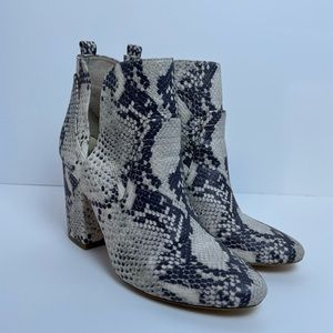 Steve Madden Snakeskin Rockstar boot size 7.5